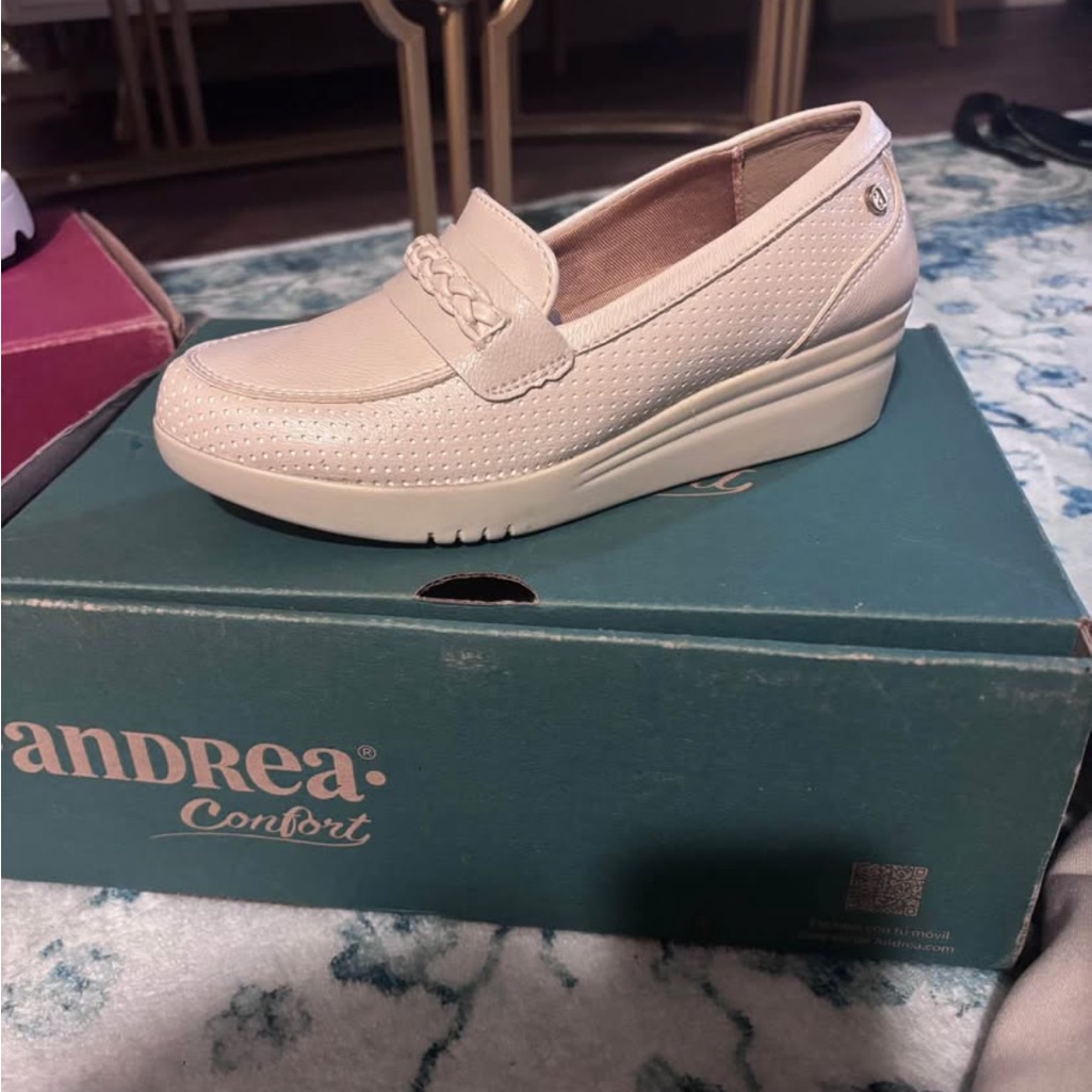 Women's Cream Loafers